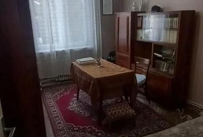 Apartament cu 2 camere decomandat în Petros - 1