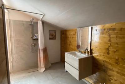 Apartament cu 4 camere decomandat în Central - 2