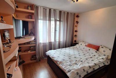 Apartament cu 3 camere decomandat în Traian - 3