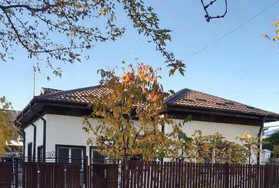 Casă cu Teren 400 Mp în Central - 2