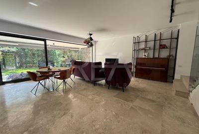 Casă cu 4 camere cu Canalizare în Central - 1