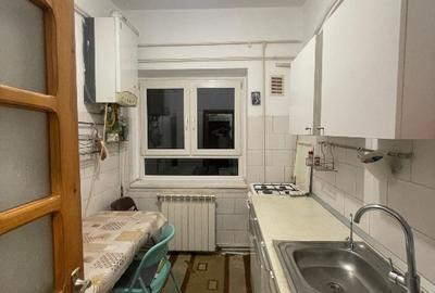 Apartament 2 camera decomandat Piata unirii foarte aproape de umf    pret 370 eu - 2