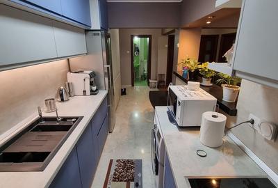 Apartament cu 4 camere semidecomandat, mobilat în CET - 17