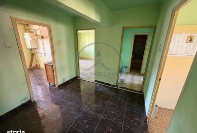 Apartament cu 3 camere decomandat în Ciupercenii Noi - 2
