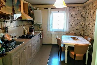 Apartament cu 3 camere decomandat, mobilat în Lipovei - 2