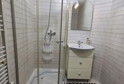 Apartament cu 2 camere semidecomandat, mobilat în Romană