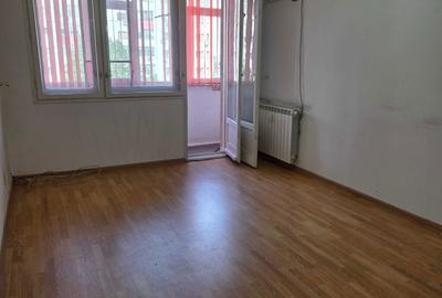 Apartament cu 2 camere semidecomandat în Berceni - 1