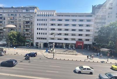 Apartament cu 4 camere decomandat în Magheru