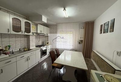 Apartament cu 2 camere decomandat în Zorilor