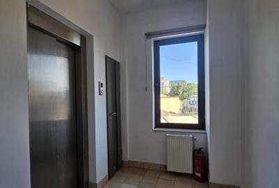 Apartament cu 5 camere semidecomandat în Central - 16