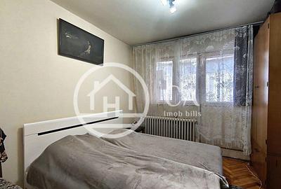 Apartament de vanzare cu 3 camere in zona Rogerius, Oradea