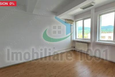Spațiu comercial, de 467 mp, în Central - 12