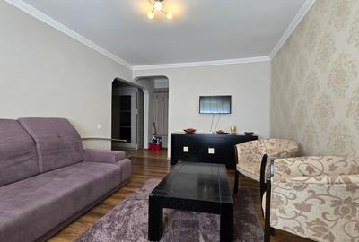 Apartament cu 2 camere decomandat, mobilat în Casa de Cultură