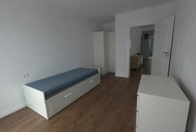 Apartament cu 3 camere semidecomandat în Central - 1
