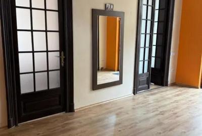 Casă cu 8 camere cu Teren 502 Mp în Castelul Peleș - 13
