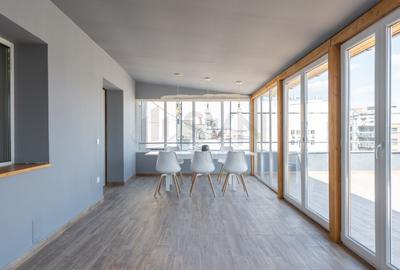 Apartament cu 6 camere decomandat, mobilat în P-ța Universității