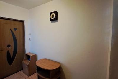 Apartament cu 3 camere semidecomandat, mobilat în Circumvalațiunii - 8