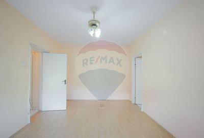 De vanzare, apartament cu 3 camere, zona Rogerius - 5