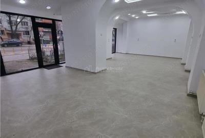 Spațiu comercial, de 100 mp, în Central - 4