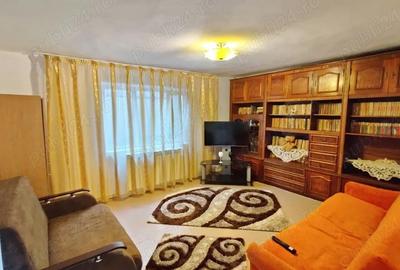 Casă cu Teren 1200 Mp în Piața Centrală - 1