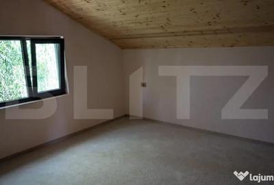 Casă cu 4 camere cu Teren 400 Mp în Lazuri - 1