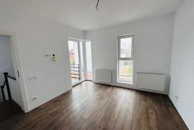 Casă cu 5 camere cu Teren 249 Mp în Roșu - 3