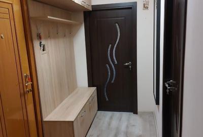 Apartament cu 3 camere în Km 4 - 1
