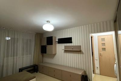 Apartament cu 2 camere semidecomandat, mobilat în Vitan