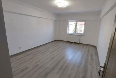 Apartament cu 2 camere decomandat în Rădăuți - 3