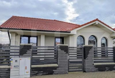 Casă cu 3 camere cu Teren 365 Mp în Central - 2