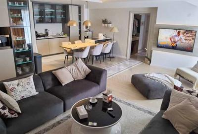 REA1015561 Apartament cu 4 camere de vanzare pe Bulevardul Aviatorilor - 1
