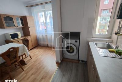Apartament cu 3 camere, mobilat în Central
