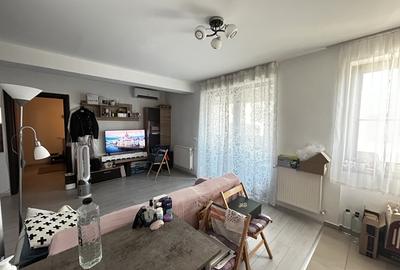 Apartament cu 2 camere decomandat în Sisești