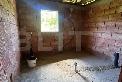 Casă cu 4 camere cu Teren 1900 Mp în Central - 3