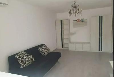 Apartament cu 2 camere decomandat în Titan