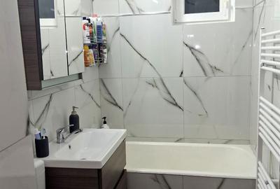 Apartament cu 3 camere decomandat în Central - 1