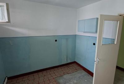 Apartament cu 3 camere semidecomandat în Central - 3