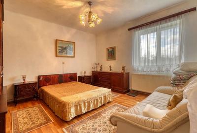 Oportunitate - Casă boierească  de poveste- 7000 mp teren, deschidere - 44