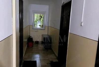 Garsoniera - Mobilatas #537;i Utilata - Decomandat - Zona UMT - 3