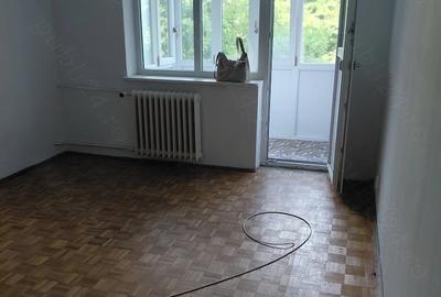 Apartament cu 2 camere decomandat în Calea București - 1