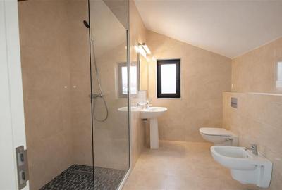 Casă individuală cu 5 camere cu Canalizare în Exterior Est - 8