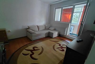 Apartament cu 2 camere decomandat în Micro 20 - 2