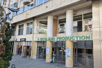 Spațiu comercial, de 236 mp, în Central - 1