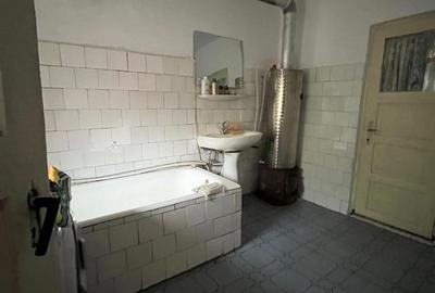 Casă cu 4 camere în Roșia de Secaș - 4
