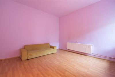 Apartament cu 3 camere semidecomandat în Ultracentral