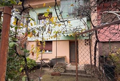 Casă individuală cu 4 camere cu Teren 160 Mp în Sărari - 1