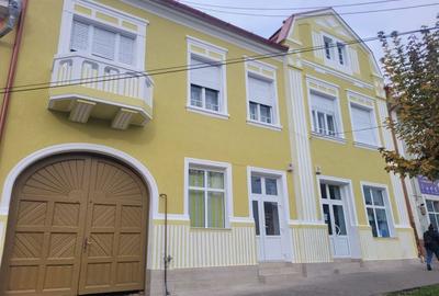 Spațiu comercial, de 40 mp, în Central - 3