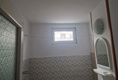 Garsonieră decomandată în Central - 7