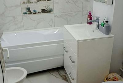 Apartament cu 3 camere în Micro 3 - 5