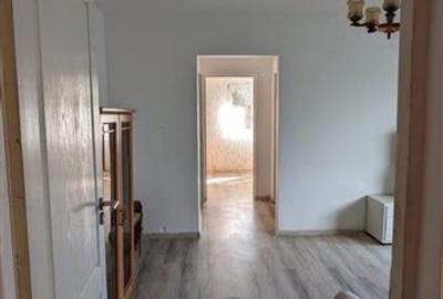 Apartament cu 2 camere semidecomandat în Micro I - 5